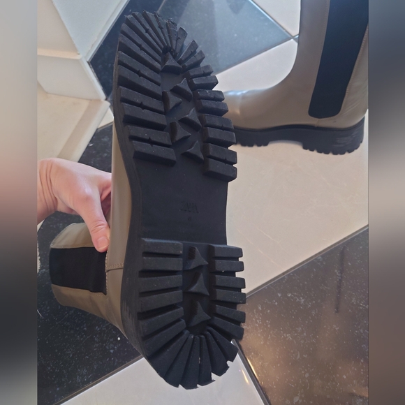 Zara Lug Sole Leather Ankle Boots - Picture 10 of 10